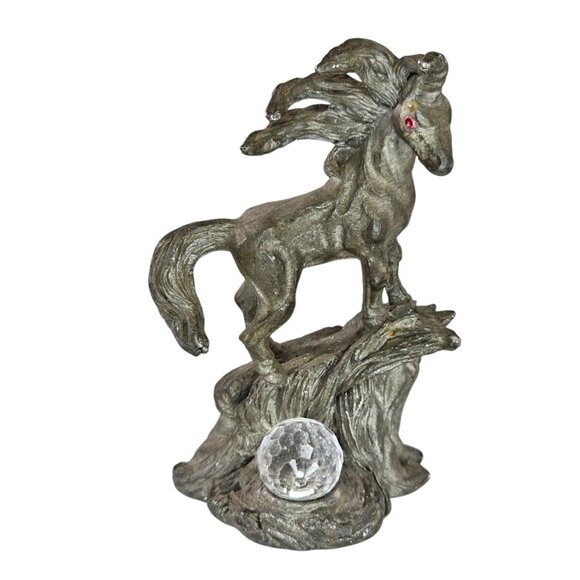 Spoontiques Pewter Unicorn Figurine With Crystal Ball Red Eyes CMR866 - Picture 1 of 8